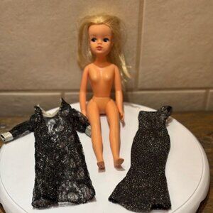 VTG Pedigree Sindy doll 2 Gen 1077 Blonde blue eyes 033055x Hong Kong